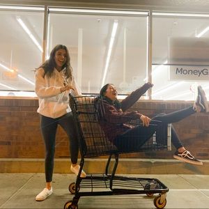 Meet your Posher, Ava